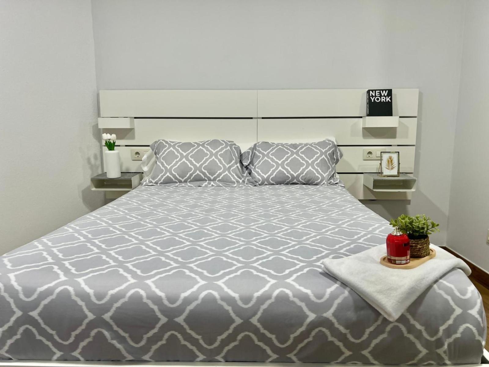 Apartamento Centrico Cerca De La Playa Bueu Ngoại thất bức ảnh